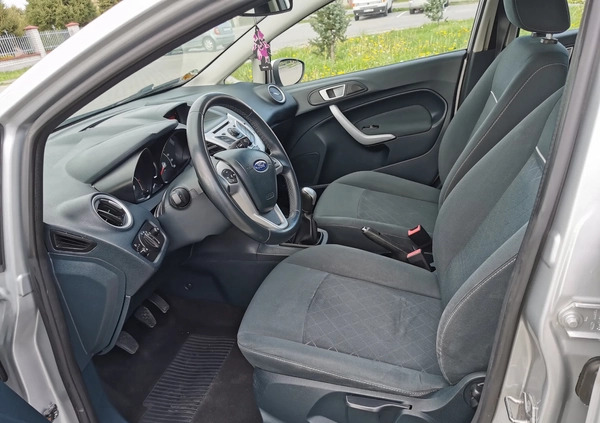 Ford Fiesta cena 22900 przebieg: 157000, rok produkcji 2012 z Kolbuszowa małe 232